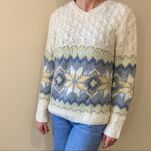 Vintage Wool Blend Pastel Snowflake Sweater - Picture 2 of 4